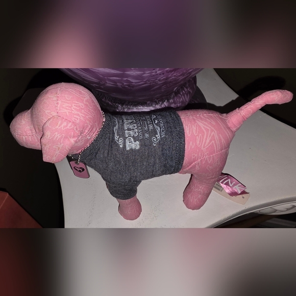 VINTAGE DOG PINK VICTORIAS SECRET 2006 ROCK ROLL GRAY SWEATER DOGGIE TAGS 🐶🥰 - Picture 2 of 12